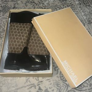 MK Michael Kors Rainboots